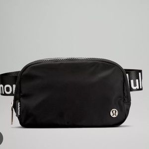 BNWT Lululemon Everywhere Belt Bag Black Wordmark